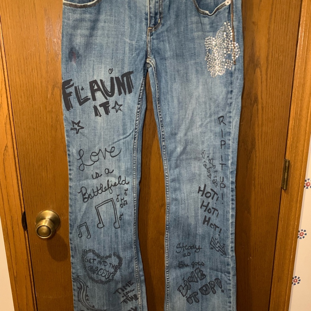 Z. Cavaricci Women’s Size 11 Embellished Graffiti Jeans Vintage Y2K - Picture 1 of 15